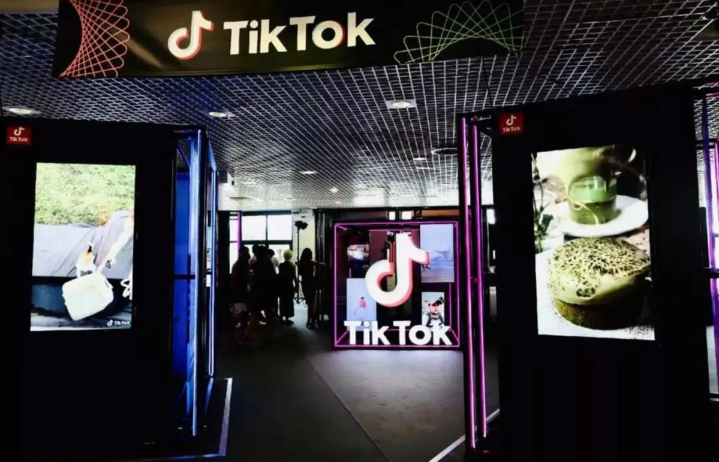 Tiktok Users Record Polar Technology Exploration Climate Solutions