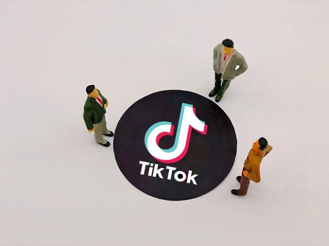 TikTok's cute baby videos are popular, with netizens virtually raising babies. 